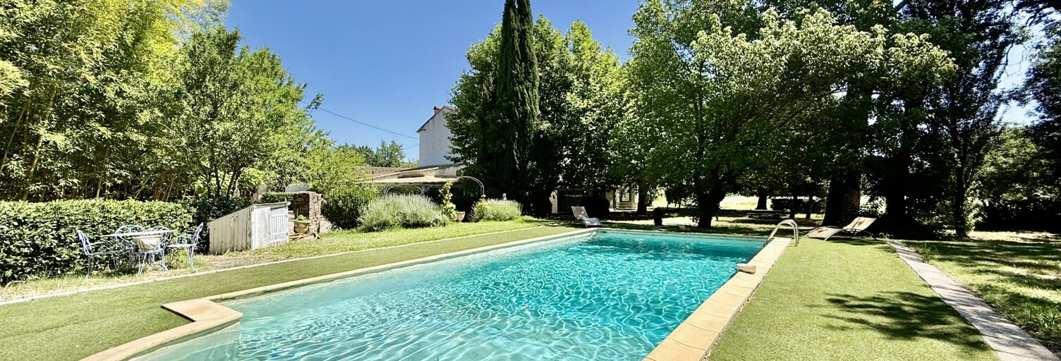 Maison 20 Pièces 335 m² à vendre à Le Luc (83340)