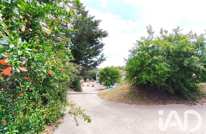Vente Garage 696 m&sup2; — photo 2