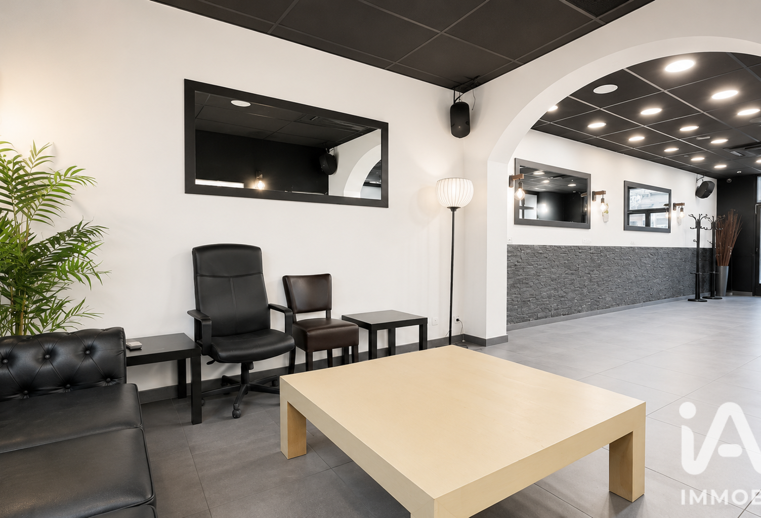 Vente Local commercial 65 m&sup2; — photo 1