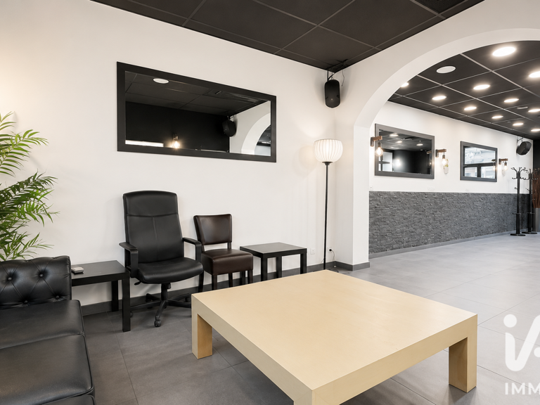 Vente Local commercial 65 m&sup2; — photo 1