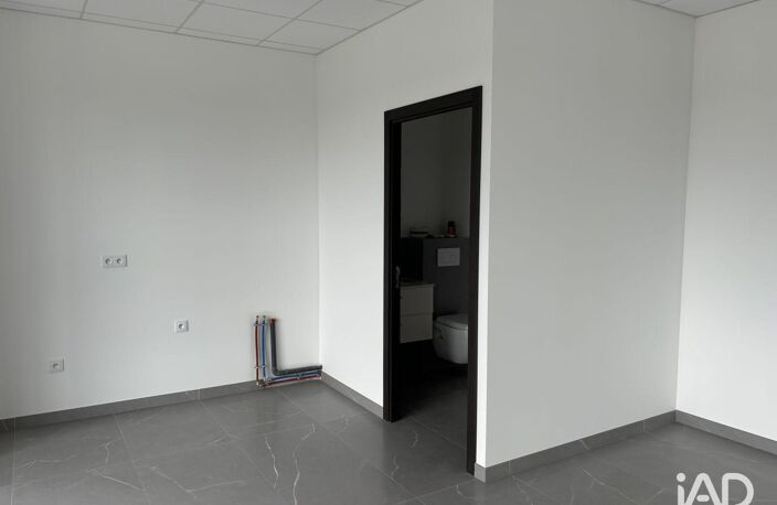 Location Local d'activités 100 m&sup2; — photo 3