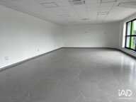 Location Local d'activités 200 m&sup2; — photo 3