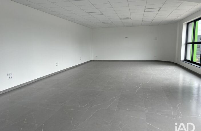 Location Local d'activités 200 m&sup2; — photo 3