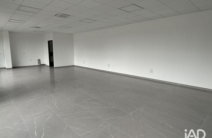 Location Local d'activités 200 m&sup2; — photo 4