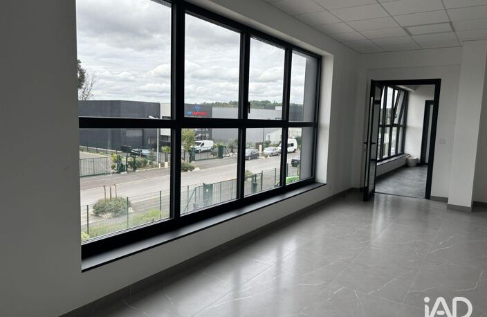 Location Local d'activités 200 m&sup2; — photo 5