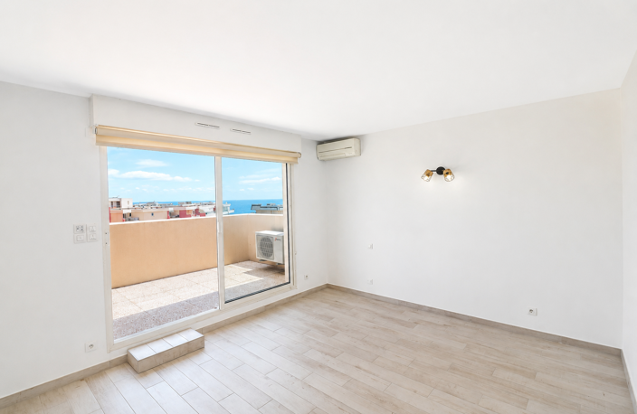 VEND DEUX PIECES DERNIER ETAGE A LA CORNICHE AVEC GARAGE — photo 2
