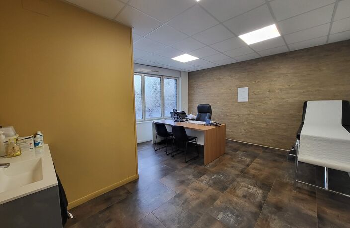 Immeuble à vendre — photo 2