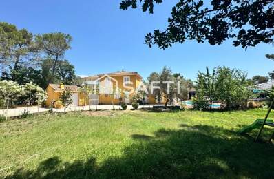 Villa T5 traditionnelle de 165 m² avec piscine et grand garage. — photo du bien