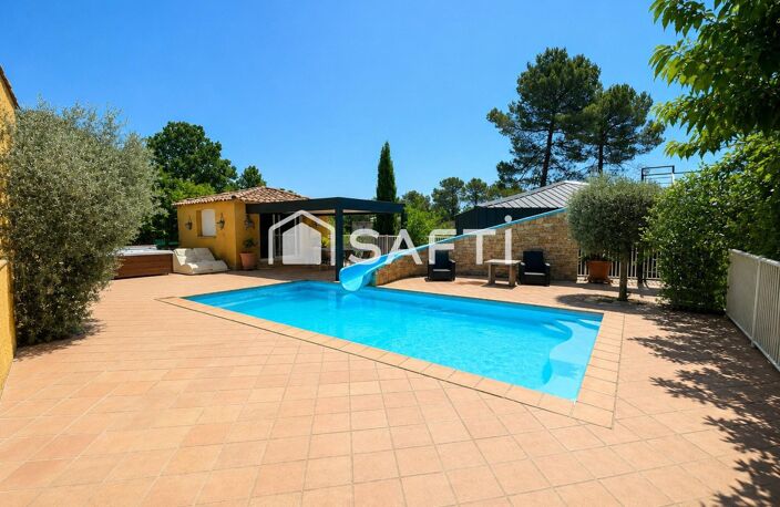 Villa T5 traditionnelle de 165 m² avec piscine et grand garage. — photo 2