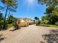 Villa T5 traditionnelle de 165 m² avec piscine et grand garage. — photo 3