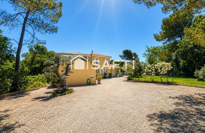 Villa T5 traditionnelle de 165 m² avec piscine et grand garage. — photo 3
