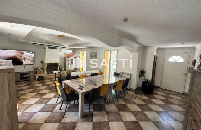Villa T5 traditionnelle de 165 m² avec piscine et grand garage. — photo 5