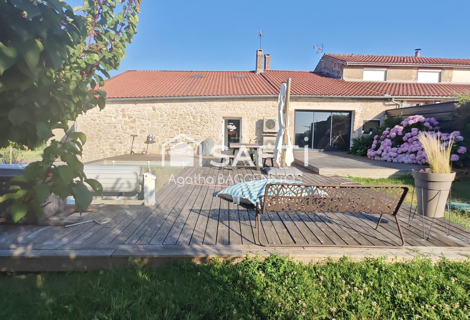 Belle maison en pierre avec piscine et beaux volumes — photo 1