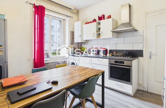 Lot de 2 appartements avec grand sous-sol  Important projet de rénovation — photo 4