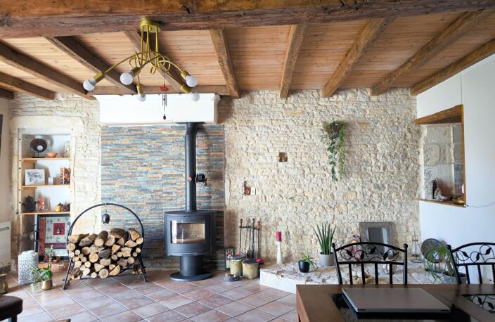 Maison de village en pierre  Charme, authenticité et volumes — photo 4