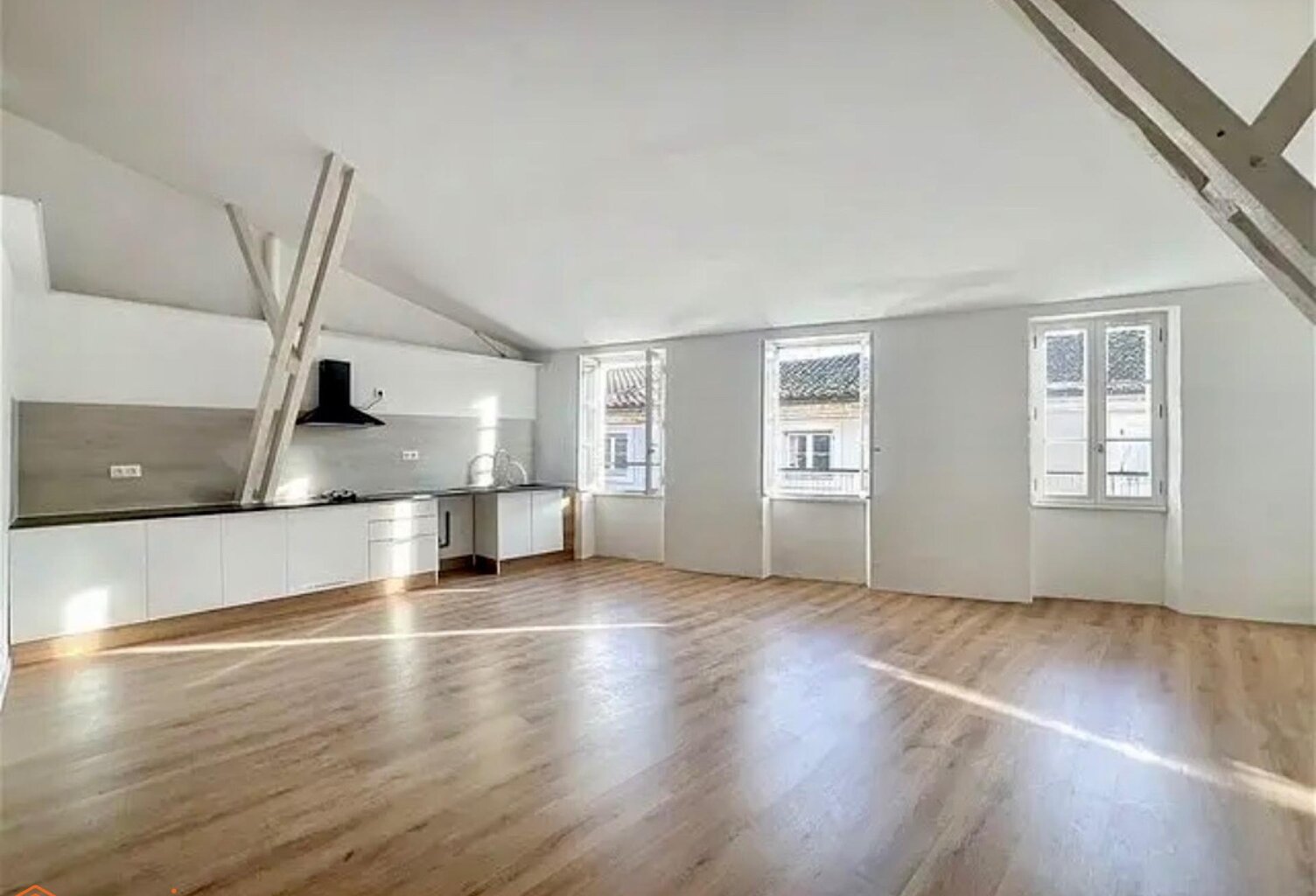Immeuble de rapport en monopropriété  Fort potentiel — photo 1