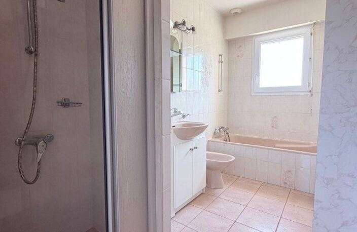 MAISON SPACIEUSE AVEC PISCINE CHAUFFEE A 2 KMS DES PLAGES DE LONGEVILLE SUR MER — photo 5