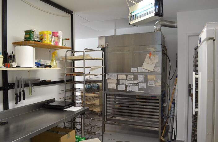 Point chaud, dépôt de pain, pâtisserie, — photo 3