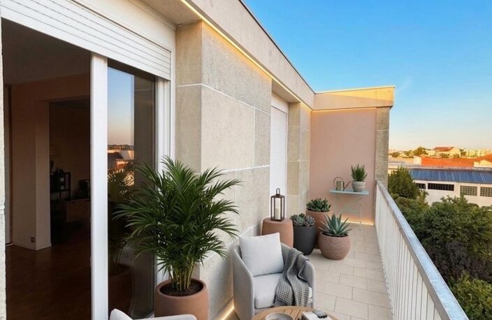 Coup de cœur  Grand 5 pièces avec balcon 9m2 sans vis-à-vis, box et cave, à proximité du métro Ligne 9. — photo 2