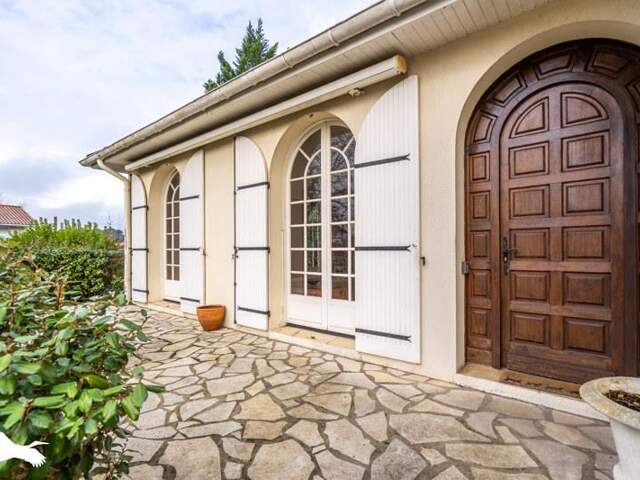 Maison de ville de 9 pièces principales — photo du bien