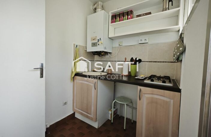T2 rénové : balcon, ascenseur, stationnement libre — photo 2