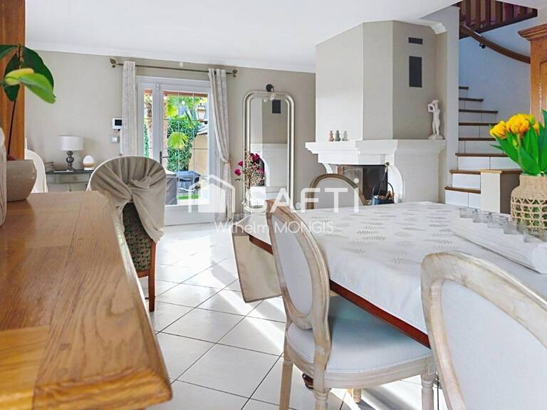 Maison rare avec piscine intérieure + dépendance — photo 1