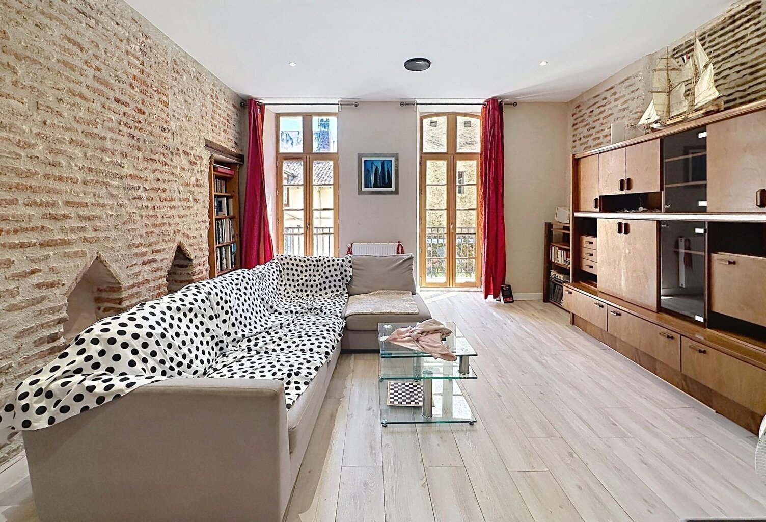 Situé au coeur du centre historique de Cahors appartement T 4 avec balcon — photo 1