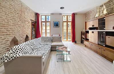 Situé au coeur du centre historique de Cahors appartement T 4 avec balcon — photo du bien