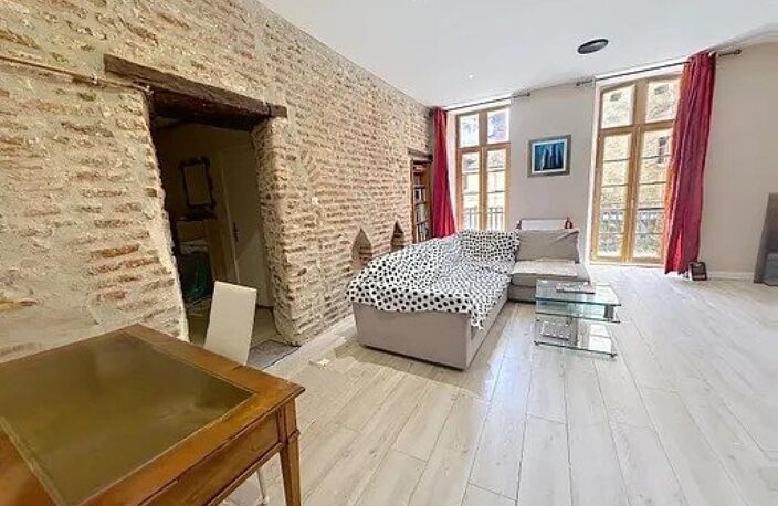 Situé au coeur du centre historique de Cahors appartement T 4 avec balcon — photo 2