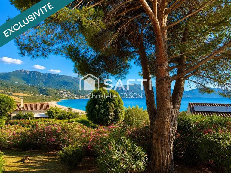 Villa de charme bord de mer au Golfe de Lava . — photo 1