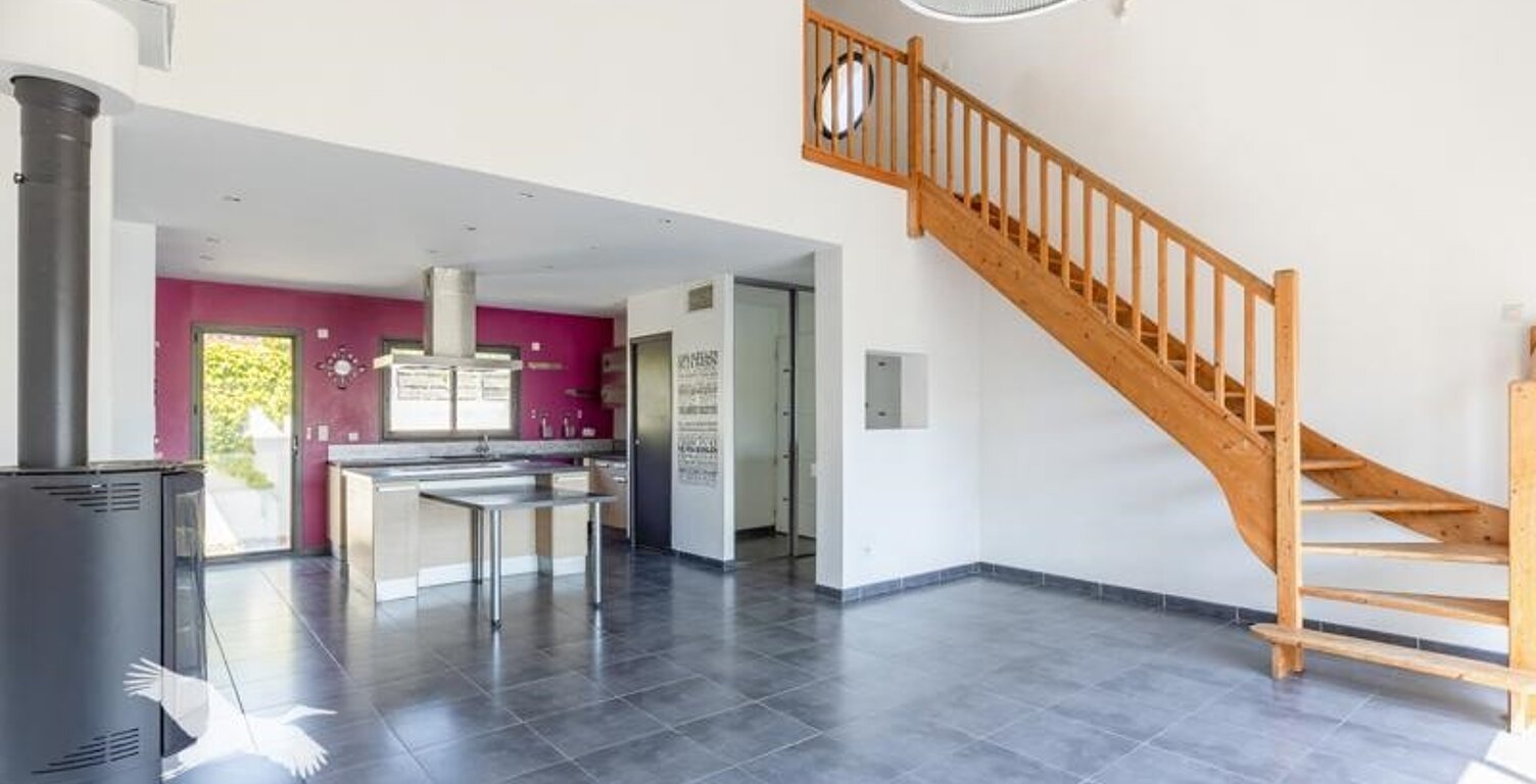 Contemporaine de 5 pièces principales — photo 1