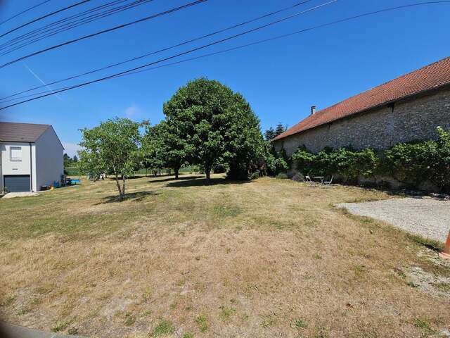 Terrain à bâtir de 1056m² à St Brice secteur recherché — photo du bien