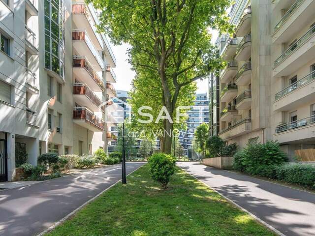 Appartement 4 pièces avec loggia, double box et cave — photo du bien