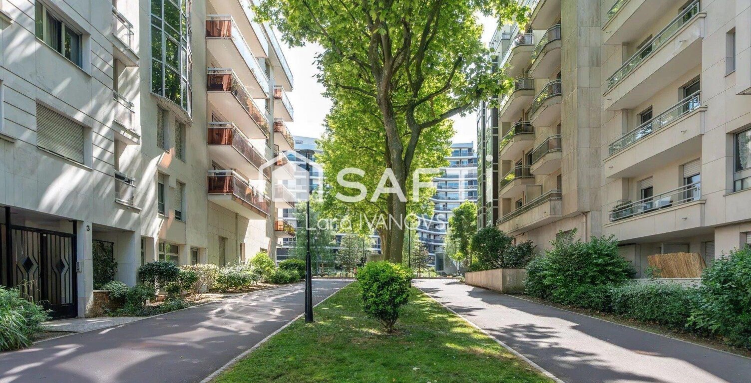 Appartement 4 pièces avec loggia, double box et cave — photo 1