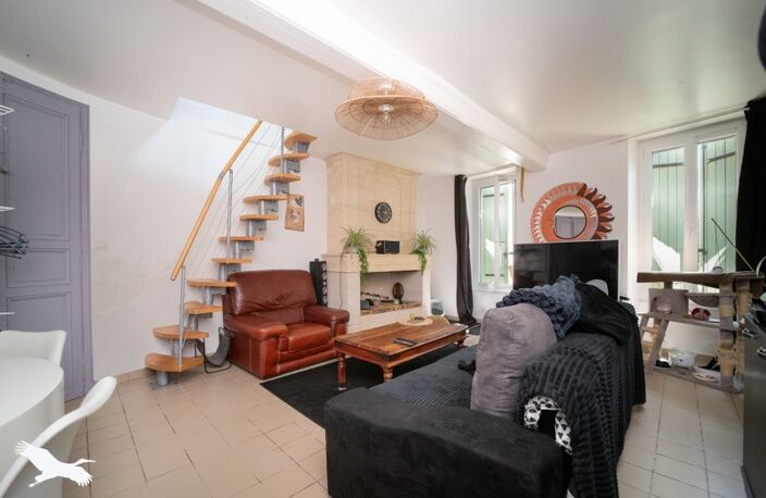 Maison en pierre de 2 pièces principales — photo 3