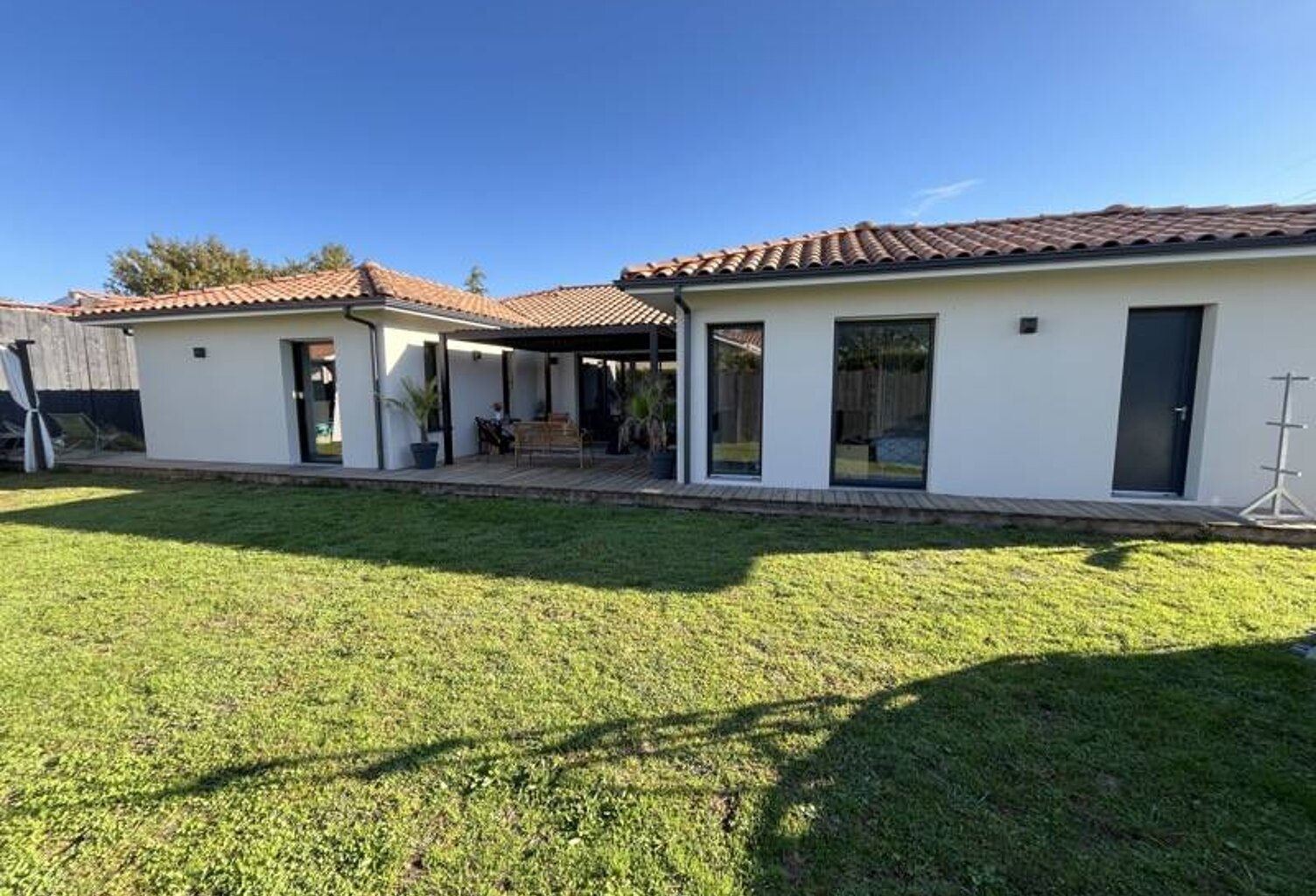 Contemporaine de 6 pièces principales — photo 1