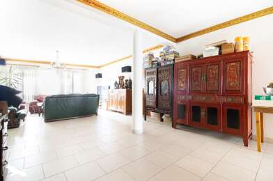 Appartement 7 pièces 307110 €
