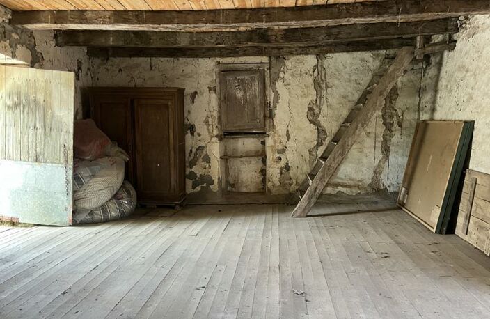 Maison en pierre de 1 pièces principales — photo 2