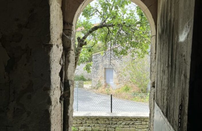 Maison en pierre de 1 pièces principales — photo 5