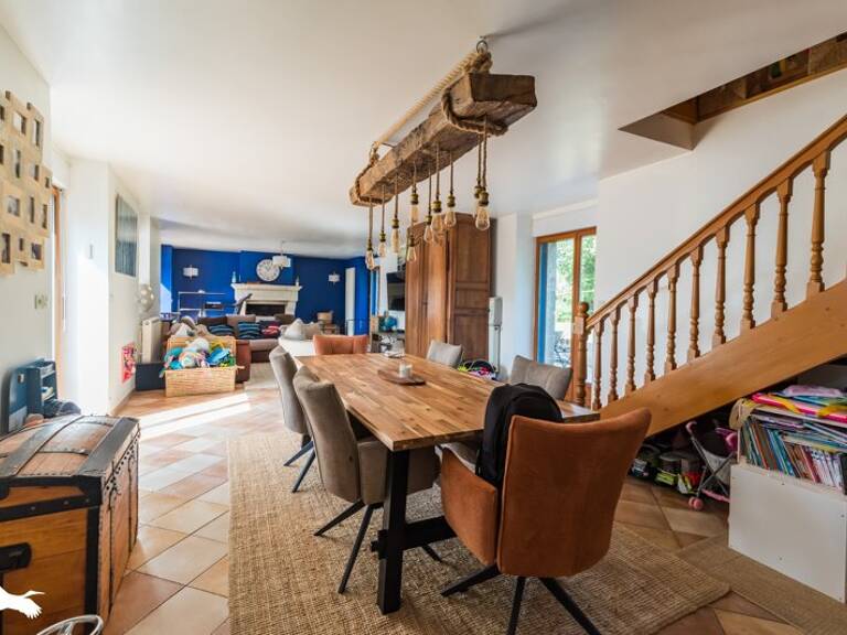 Maison en pierre de 5 pièces principales — photo 1
