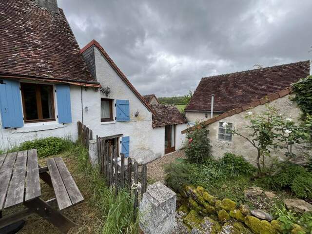 Maison en pierre de 5 pièces principales — photo du bien