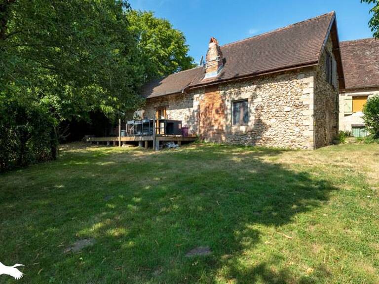 Maison en pierre de 8 pièces principales — photo 1
