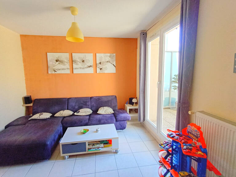 EXCLUSIVITE: ROCHE LA MOLIERE BEL APPARTEMENT DEUX CHAMBRES — photo 1