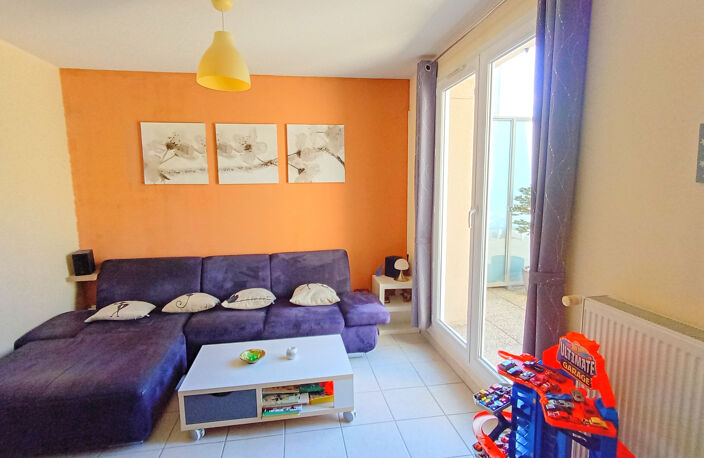 EXCLUSIVITE: ROCHE LA MOLIERE BEL APPARTEMENT DEUX CHAMBRES — photo 3
