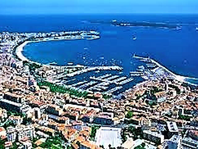 CANNES IMMEUBLE REFAIT AVEC 5 APPARTEMENTS 2717EUR/M2 — photo du bien