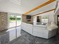 MAISON CONTEMPORAINE DE STANDING AVEC PISCINE – COMMENAILLES (JURA) — photo 4