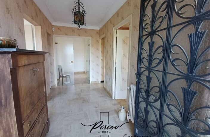Maison familiale au coeur de Doué la Fontaine - Potentiel de 6 chambres — photo 2