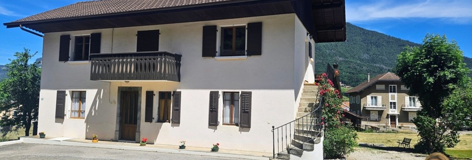 Maison 5 Pièces 122 m² à vendre à Vougy (74130)