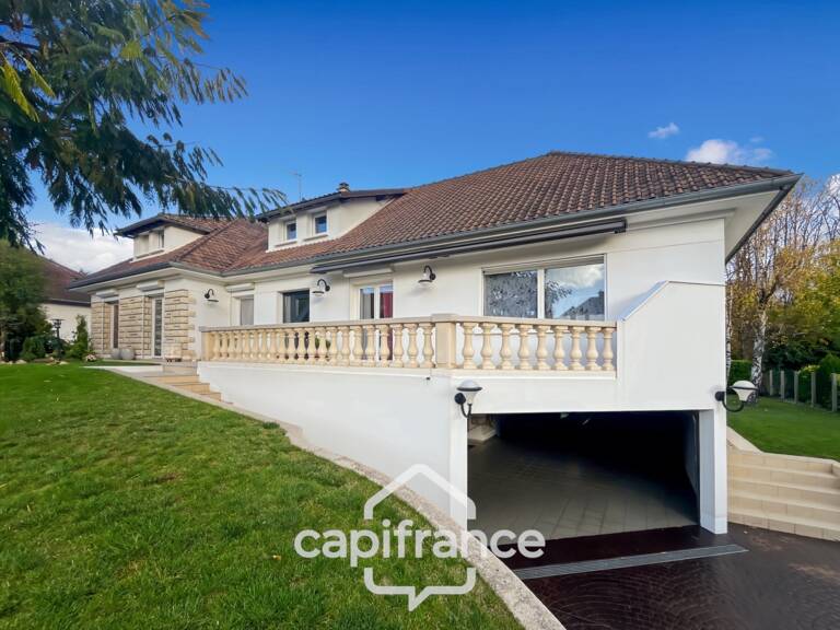 Secteur Golf d’Ormesson-sur-Marne, maison familiale 215 m², calme absolu, terrain 1 060 m² — photo 1