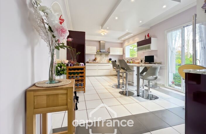 Secteur Golf d’Ormesson-sur-Marne, maison familiale 215 m², calme absolu, terrain 1 060 m² — photo 4